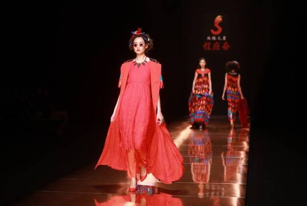 BEIJING, CHINA - OCTOBER 28: (CHINA OUT) A model showcases designs on the runway at Silk Road Star Cheng Yingfen Collection during the Mercedes-Benz China Fashion Week Spring Summer 2016 at Beijing Hotel on October 28, 2015 in Beijing, China.  CFP475064602