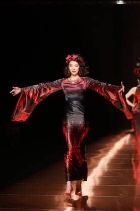 BEIJING, CHINA - OCTOBER 28: (CHINA OUT) A model showcases designs on the runway at Silk Road Star Cheng Yingfen Collection during the Mercedes-Benz China Fashion Week Spring Summer 2016 at Beijing Hotel on October 28, 2015 in Beijing, China.  CFP475064588