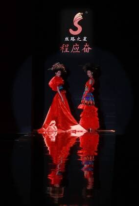 BEIJING, CHINA - OCTOBER 28: (CHINA OUT) Models showcase designs on the runway at Silk Road Star Cheng Yingfen Collection during the Mercedes-Benz China Fashion Week Spring Summer 2016 at Beijing Hotel on October 28, 2015 in Beijing, China.  CFP475064613