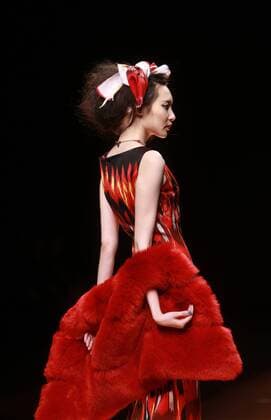 BEIJING, CHINA - OCTOBER 28: (CHINA OUT) A model showcases designs on the runway at Silk Road Star Cheng Yingfen Collection during the Mercedes-Benz China Fashion Week Spring Summer 2016 at Beijing Hotel on October 28, 2015 in Beijing, China.  CFP475064614