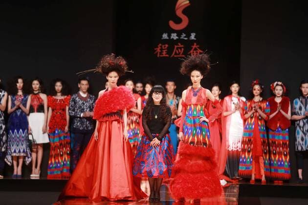 BEIJING, CHINA - OCTOBER 28: (CHINA OUT) Models showcase designs on the runway at Silk Road Star Cheng Yingfen Collection during the Mercedes-Benz China Fashion Week Spring Summer 2016 at Beijing Hotel on October 28, 2015 in Beijing, China.  CFP475064619