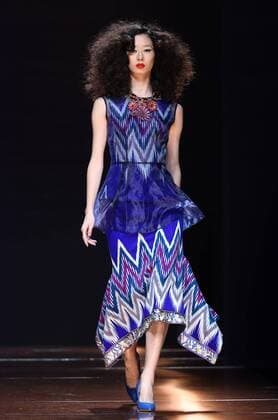 (151029) -- BEIJING, Oct. 29, 2015 -- A model presents a creation at Silk Road Star Cheng Yingfen Collection show during the China Fashion Week in Beijing, capital of China, Oct. 29, 2015. ) (yxb) CHINA-BEIJING-FASHION WEEK (CN) ChenxJianli 