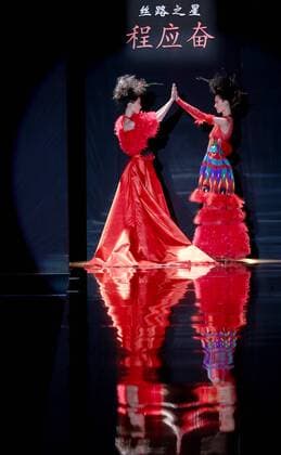 (151029) -- BEIJING, Oct. 29, 2015 -- Models present creations at Silk Road Star Cheng Yingfen Collection show during the China Fashion Week in Beijing, capital of China, Oct. 29, 2015. ) (yxb) CHINA-BEIJING-FASHION WEEK (CN) ChenxJianli 
