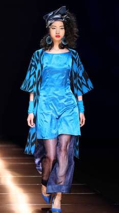(151029) -- BEIJING, Oct. 29, 2015 -- A model presents a creation at Silk Road Star Cheng Yingfen Collection show during the China Fashion Week in Beijing, capital of China, Oct. 29, 2015. ) (yxb) CHINA-BEIJING-FASHION WEEK (CN) ChenxJianli 