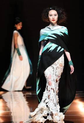 (151029) -- BEIJING, Oct. 29, 2015 -- Models present creations at Silk Road Star Cheng Yingfen Collection show during the China Fashion Week in Beijing, capital of China, Oct. 29, 2015. ) (yxb) CHINA-BEIJING-FASHION WEEK (CN) ChenxJianli 