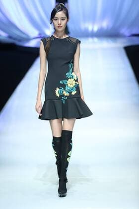 BEIJING, CHINA - OCTOBER 29: (CHINA OUT) A model showcases designs on the runway at TORAY Liu Wei Collection during the Mercedes-Benz China Fashion Week Spring Summer 2016 at 751DÂ·PARK on October 29, 2015 in Beijing, China.  CFP475107337