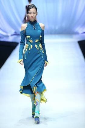 BEIJING, CHINA - OCTOBER 29: (CHINA OUT) A model showcases designs on the runway at TORAY Liu Wei Collection during the Mercedes-Benz China Fashion Week Spring Summer 2016 at 751DÂ·PARK on October 29, 2015 in Beijing, China.  CFP475107339