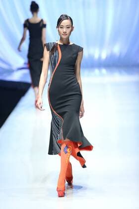 BEIJING, CHINA - OCTOBER 29: (CHINA OUT) A model showcases designs on the runway at TORAY Liu Wei Collection during the Mercedes-Benz China Fashion Week Spring Summer 2016 at 751DÂ·PARK on October 29, 2015 in Beijing, China.  CFP475107351