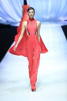 BEIJING, CHINA - OCTOBER 29: (CHINA OUT) A model showcases designs on the runway at TORAY Liu Wei Collection during the Mercedes-Benz China Fashion Week Spring Summer 2016 at 751DÂ·PARK on October 29, 2015 in Beijing, China.  CFP475107352