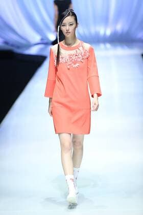 BEIJING, CHINA - OCTOBER 29: (CHINA OUT) A model showcases designs on the runway at TORAY Liu Wei Collection during the Mercedes-Benz China Fashion Week Spring Summer 2016 at 751DÂ·PARK on October 29, 2015 in Beijing, China.  CFP475107364