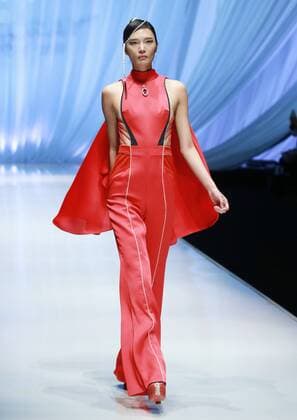 BEIJING, CHINA - OCTOBER 29: (CHINA OUT) A model showcases designs on the runway at TORAY Liu Wei Collection during the Mercedes-Benz China Fashion Week Spring Summer 2016 at 751DÂ·PARK on October 29, 2015 in Beijing, China.  CFP475107374