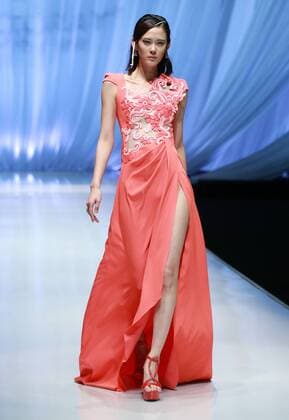 BEIJING, CHINA - OCTOBER 29: (CHINA OUT) A model showcases designs on the runway at TORAY Liu Wei Collection during the Mercedes-Benz China Fashion Week Spring Summer 2016 at 751DÂ·PARK on October 29, 2015 in Beijing, China.  CFP475107383