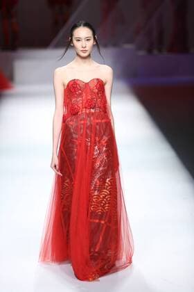 BEIJING, CHINA - OCTOBER 29: (CHINA OUT) A model showcases designs on the runway at GaryWat Qu Tingnan Collection during the Mercedes-Benz China Fashion Week Spring Summer 2016 at Beijing Hotel on October 29, 2015 in Beijing, China.  CFP475107412