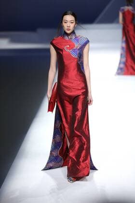 BEIJING, CHINA - OCTOBER 29: (CHINA OUT) A model showcases designs on the runway at GaryWat Qu Tingnan Collection during the Mercedes-Benz China Fashion Week Spring Summer 2016 at Beijing Hotel on October 29, 2015 in Beijing, China.  CFP475107416