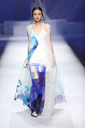 BEIJING, CHINA - OCTOBER 29: (CHINA OUT) A model showcases designs on the runway at GaryWat Qu Tingnan Collection during the Mercedes-Benz China Fashion Week Spring Summer 2016 at Beijing Hotel on October 29, 2015 in Beijing, China.  CFP475107437