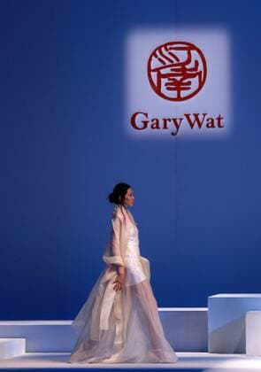 BEIJING, CHINA - OCTOBER 29: (CHINA OUT) A model showcases designs on the runway at GaryWat Qu Tingnan Collection during the Mercedes-Benz China Fashion Week Spring Summer 2016 at Beijing Hotel on October 29, 2015 in Beijing, China.  CFP475107450