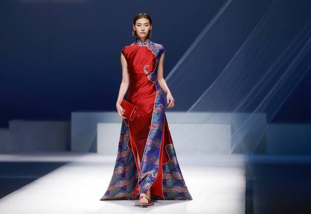 BEIJING, CHINA - OCTOBER 29: (CHINA OUT) A model showcases designs on the runway at GaryWat Qu Tingnan Collection during the Mercedes-Benz China Fashion Week Spring Summer 2016 at Beijing Hotel on October 29, 2015 in Beijing, China.  CFP475107457