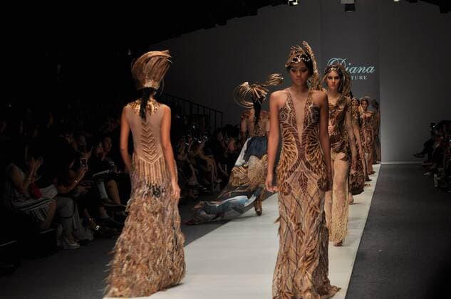 Oct. 29, 2015 - Jakarta, Jakarta, Indonesia - A model wears design of Diana Putri during the Jakarta Fashion Week 2016 at Senayan City. The event was participated by 250 Indonesian and international designers that will last until October 30, 2015. Jakarta Indonesia - ZUMAp133