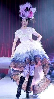 BEIJING, Oct. 29, 2015 -- A model walks the ramp for Hu Sheguang & Huqiu Bridal City Collection during the China Fashion Week S S in Beijing, China, Oct. 29, 2015. ) (zhs) CHINA-BEIJING-FASHION-HU SHEGUANG-HUQIU BRIDAL CITY (CN) ChenxJianli 