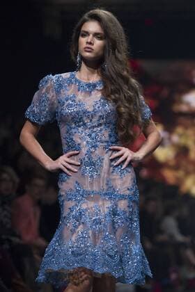 ZAGREB, Oct. 29, 2015 -- A model presents creations during the Zagreb Fashion Week Fall Winter 2015 2016 in Zagreb, capital of Croatia, Oct. 29, 2015. ) CROATIA-ZAGREB-FASHION WEEK MisoxLisanin 