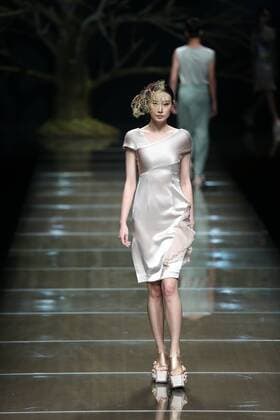 BEIJING, CHINA - OCTOBER 29: (CHINA OUT) A model showcases designs on the runway at 95 Secret Deng Zhaoping Collection during the Mercedes-Benz China Fashion Week Spring Summer 2016 at Beijing Hotel on October 29, 2015 in Beijing, China.  CFP475107118