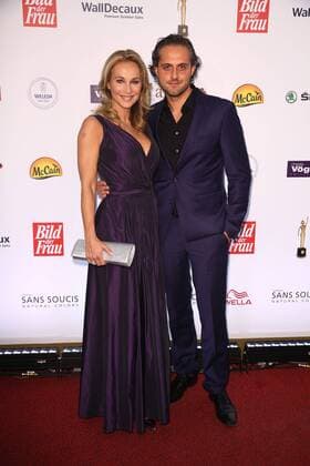 Caroline Beil und Philipp Sattler bei der Verleihung Goldene Bild der Frau 2015 -Deutschlands starke Frauen am 29.10.2015 in Hamburg Das Goldene Bild der Frau Verleihung 2015 in Hamburg 