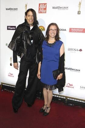 Jorge Gonzalez mit Preisträgerin Patricia Renz bei der Verleihung der Goldenen Bild der Frau 2015 im Stage Operettenhaus. Hamburg, 29.10.2015 Foto:xU.xGlockmannx xFuturexImage