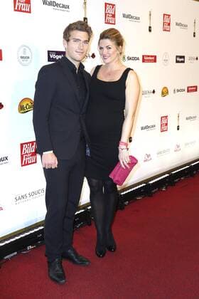 Benjamin Baarz und Nina Bott bei der Verleihung der Goldenen Bild der Frau 2015 im Stage Operettenhaus. Hamburg, 29.10.2015 Foto:xU.xGlockmannx xFuturexImage