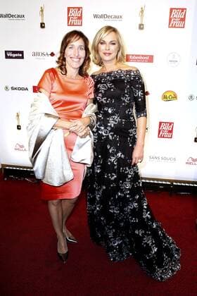 Saskia Valencia mit Preisträgerin Christine Bronner bei der Verleihung der Goldenen Bild der Frau 2015 im Stage Operettenhaus. Hamburg, 29.10.2015 Foto:xU.xGlockmannx xFuturexImage