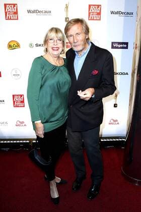 Horst Janson mit Gattin Hella bei der Verleihung der Goldenen Bild der Frau 2015 im Stage Operettenhaus. Hamburg, 29.10.2015 Foto:xU.xGlockmannx xFuturexImage
