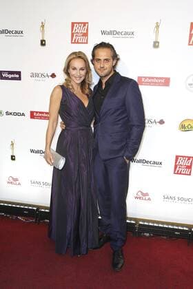 Caroline Beil mit Freund Philipp Sattler bei der Verleihung der Goldenen Bild der Frau 2015 im Stage Operettenhaus. Hamburg, 29.10.2015 Foto:xU.xGlockmannx xFuturexImage