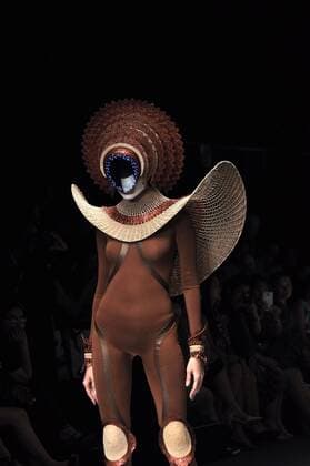 Oct. 30, 2015 - Jakarta, Indonesia - A model wears design by Rinaldi A Yunardi during the Jakarta Fashion Week 2016 at Senayan City. The accessory resembled of recycled paper are packed into the ropes and fiber fabrics and elements metal.dengan theme The Lady Warrior Jakarta Indonesia - ZUMAp133