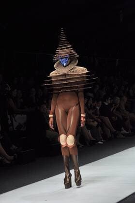 Oct. 30, 2015 - Jakarta, Indonesia - A model wears design by Rinaldi A Yunardi during the Jakarta Fashion Week 2016 at Senayan City. The accessory resembled of recycled paper are packed into the ropes and fiber fabrics and elements metal.dengan theme The Lady Warrior Jakarta Indonesia - ZUMAp133