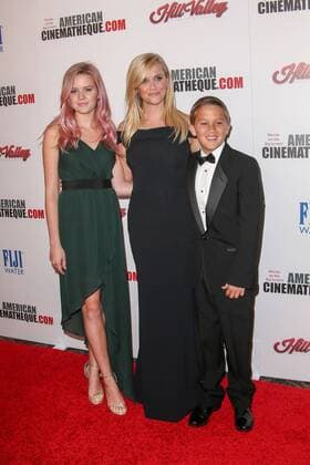 Reese Witherspoon und ihre Kinder Ava Phillippe und Deacon Phillippe beim Cinematheque Award am 30.10.2015 in Los Angeles 29th Annual American Cinematheque Award Honoring R.Witherspoon in Los Angeles, 2015 