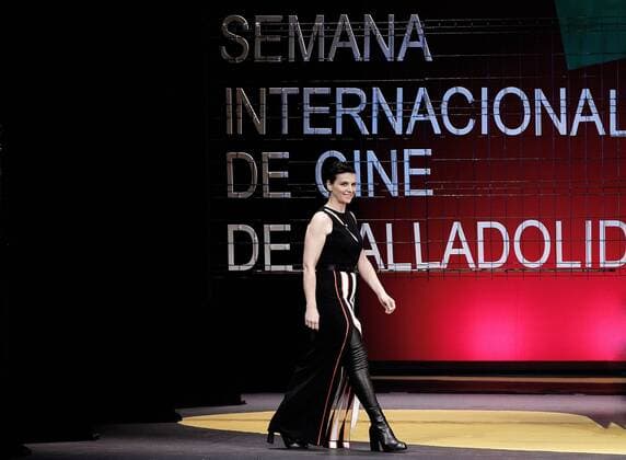 French actress Juliette Binoche Golden Spike of Honor during the 60th Seminci. October 31,2015.  (20151031151)