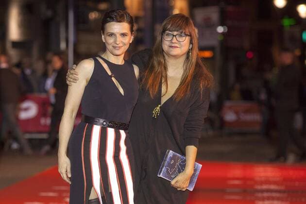 Juliette Binoche und Isabel Coixet bei der Closing Ceremony mit Preisverleihung auf dem 60. Valladolid International Film Festival im Teatro Calderon. Valladolid, 31.10.2015 Juliette Binoche, Isabel Coixet 