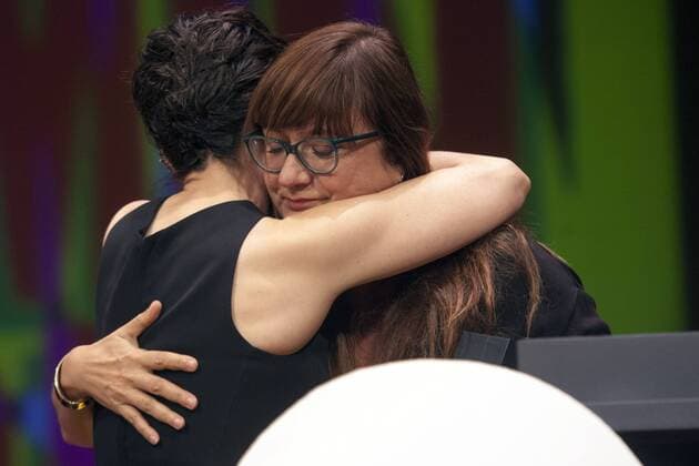 Juliette Binoche und Isabel Coixet bei der Closing Ceremony mit Preisverleihung auf dem 60. Valladolid International Film Festival im Teatro Calderon. Valladolid, 31.10.2015 Juliette Binoche, Isabel Coixet 