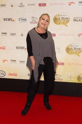 Barbara Schoene - Verleihung des Act Now Jugend Award im Friedrichstadt-Palast Berlin am 02.11.2015. Verleihung Act Now Jugend Award