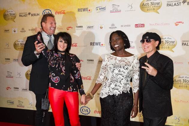 Ralf Moeller, Nena, Auma Obama und Klaus Meine - Verleihung des Act Now Jugend Award im Friedrichstadt-Palast Berlin am 02.11.2015. Verleihung Act Now Jugend Award