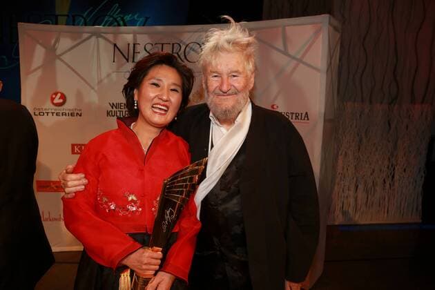 Nestroy- DER WIENER THEATERPREIS Wien, Ronacher, 02. 11. 2015 Achim FREYER mit Frau