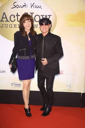 Klaus Meine und seine Ehefrau Gabi beim Act Now Jugend Award am 2.11.2015 in Berlin Act Now Jugend Award am 2.11.2015 in Berlin, 2015 