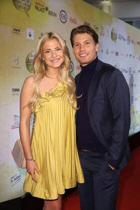 Valentina Pahde und Raul Richter beim Act Now Jugend Award am 2.11.2015 in Berlin Act Now Jugend Award am 2.11.2015 in Berlin, 2015 