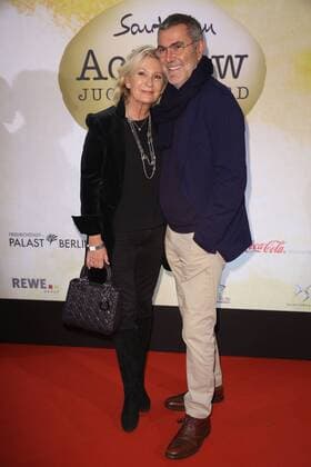 Sabine Christiansen und ihr Ehemann Norbert Medus beim Act Now Jugend Award am 2.11.2015 in Berlin Act Now Jugend Award am 2.11.2015 in Berlin, 2015 