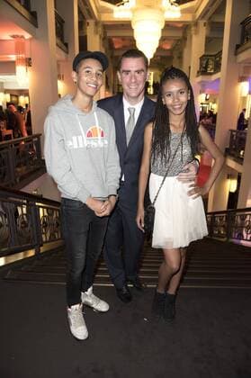 Andrej Hermlin mit Tochter Rachel und Sohn David beim Act Now Jugend Award 2015 im Friedrichstadt-Palast. Berlin, 02.11.2015 Foto:xFredericx xFuturexImage
