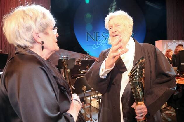 02.11.2015, Wiener Ronacher, NESTROY VERLEIHUNG 2015, Gala-Abend zum Theaterpreis im Bild: Elibeth Orth -Beste Schauspielerin, Achim Freyer -Lebenswerk