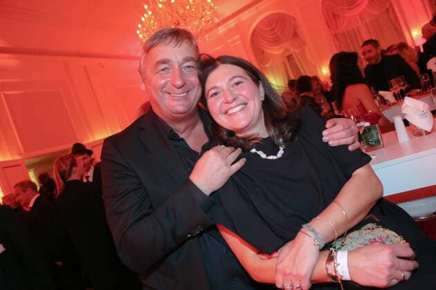 02.11.2015, Wiener Ronacher, NESTROY VERLEIHUNG 2015, Gala-Abend zum Theaterpreis im Bild: Andreas Vitasek -mit Gattin Daria Biezunski-Vitasek, AfterShow