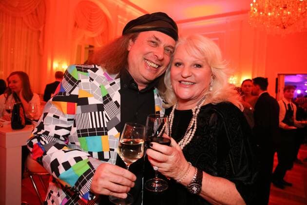 02.11.2015, Wiener Ronacher, NESTROY VERLEIHUNG 2015, Gala-Abend zum Theaterpreis im Bild: Erwin Kiennast, Marika Lichter -AfterShow