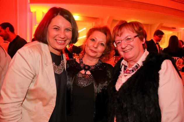 02.11.2015, Wiener Ronacher, NESTROY VERLEIHUNG 2015, Gala-Abend zum Theaterpreis im Bild: SSRt Susanne Brandsteidl, Ingrid Merschl, LtgPräsidentin Marianne Klicka -AfterShow