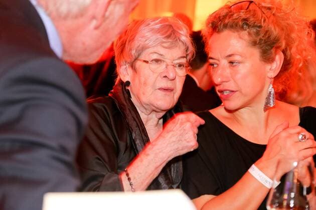 02.11.2015, Wiener Ronacher, NESTROY VERLEIHUNG 2015, Gala-Abend zum Theaterpreis im Bild: Elisabeth Orth, Carolin Pienkos -AfterShow