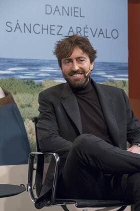 Nov. 3, 2015 - Madrid, Madrid, Spain - Daniel SÃƒÂ¡nchez ArÃƒÂ©valot during the presentation of the finalist and prize winning novel planet 2015 HOMBRES DESNUDOS Ã‚Â of Alicia Gimenez Bartlett and LA ISLA DE ALICEÃ‚Â of Daniel SÃƒÂ¡nchez ArÃƒÂ©valo Madrid Spain  - ZUMAn230 Planet Preisverleihung in Madrid